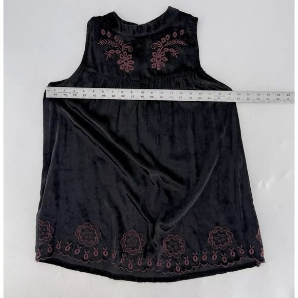 World Market Women’s Black Embroidered‎ Velour Sleeveless Blouse Size S/M Boho - Picture 12 of 12